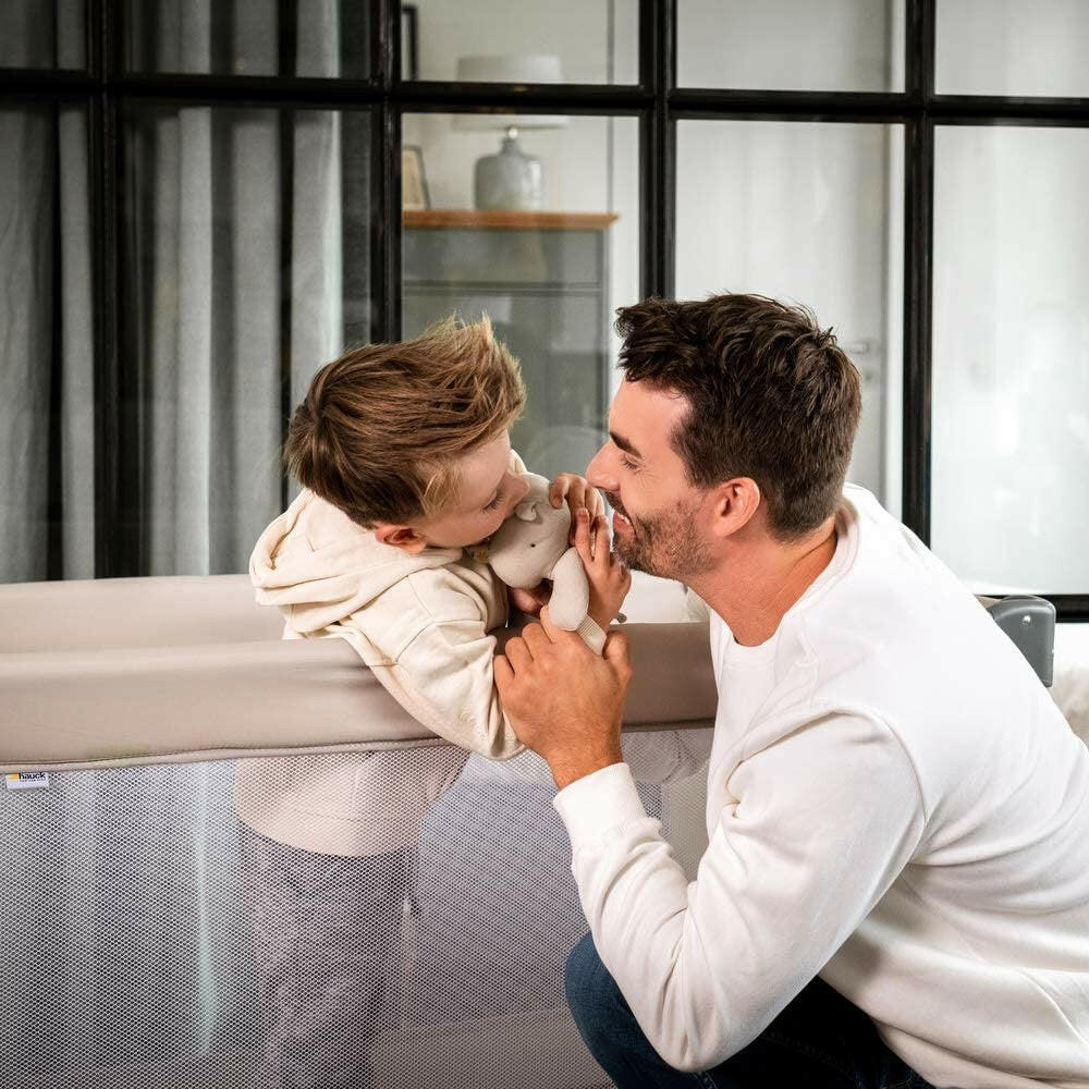 Hauck Dream n Play Travel Cot (Beige)