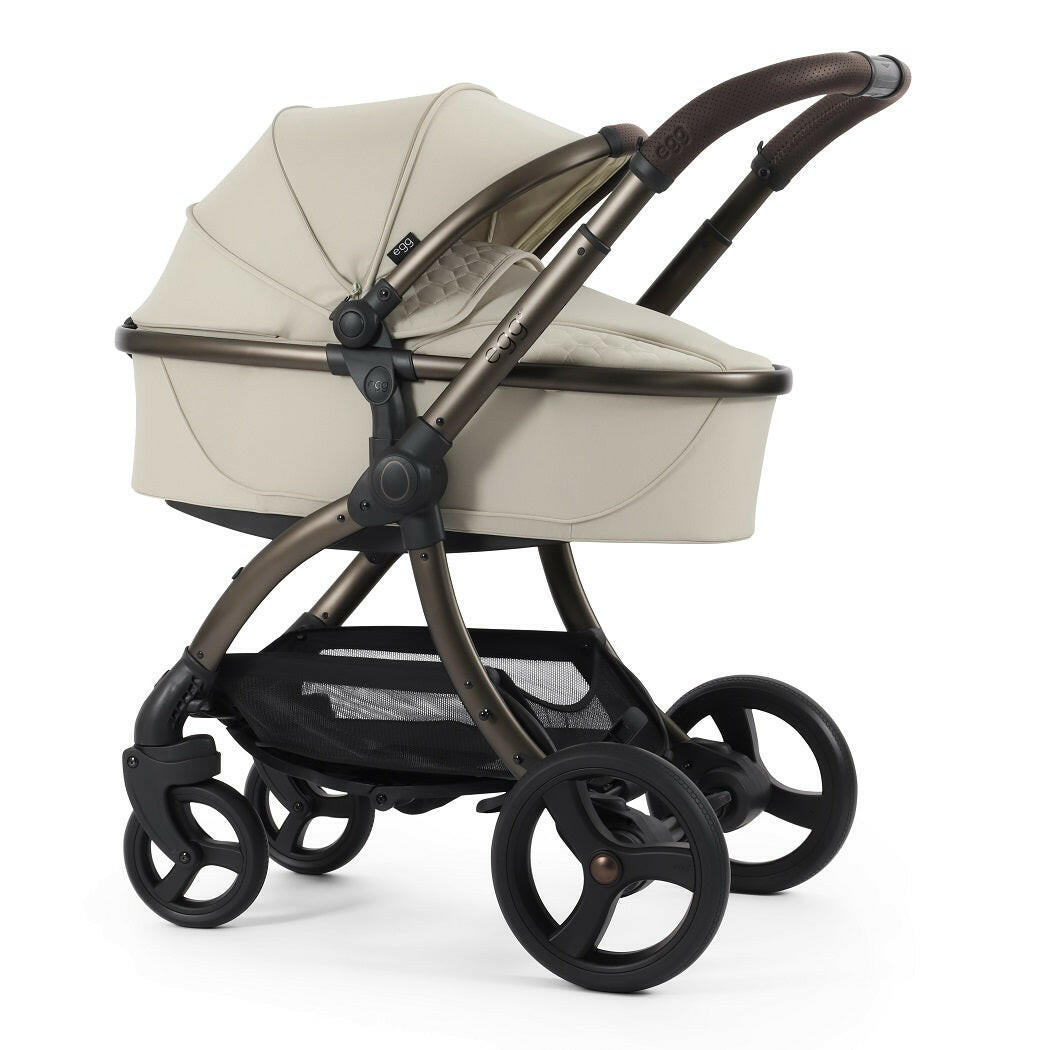 egg3 Cashmere - Luxury Bundle with FREE Additional Isofix Base