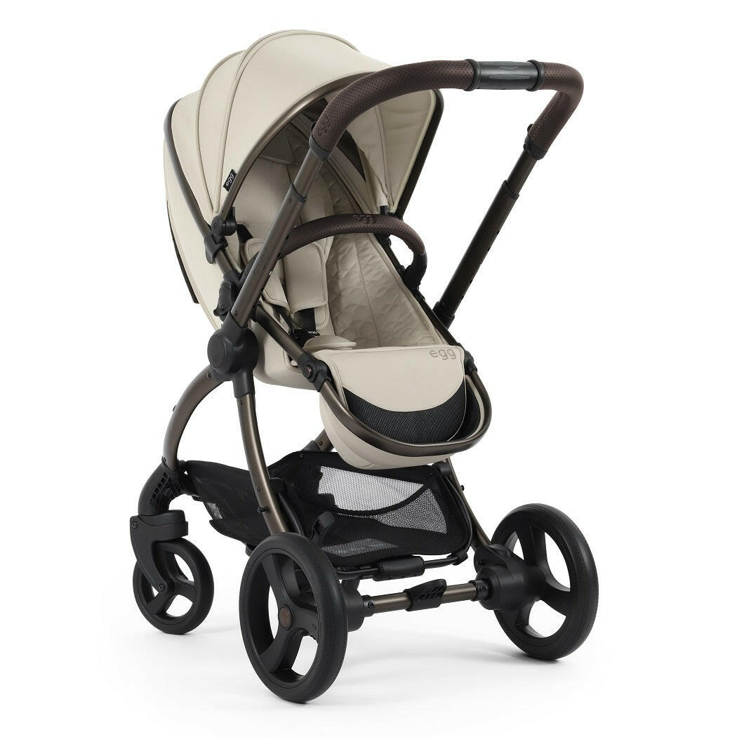 egg3 Cashmere - Luxury Bundle with FREE Additional Isofix Base