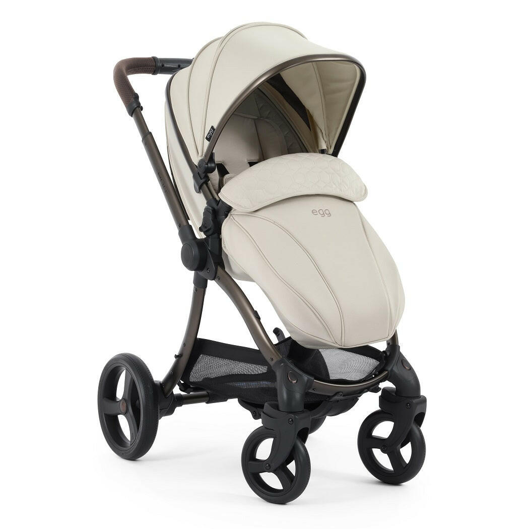egg3 Cashmere - Luxury Bundle with FREE Additional Isofix Base