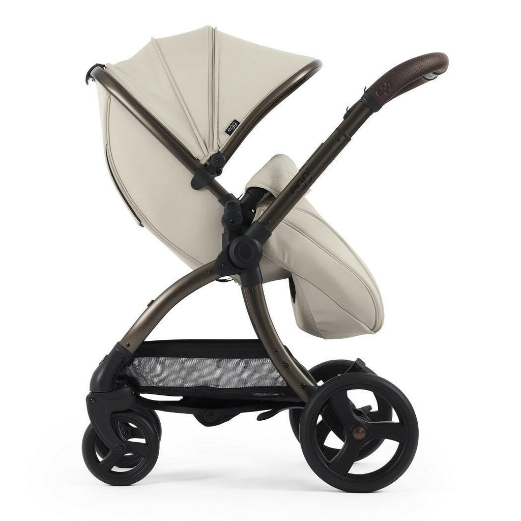 egg3 Cashmere - Luxury Bundle with FREE Additional Isofix Base