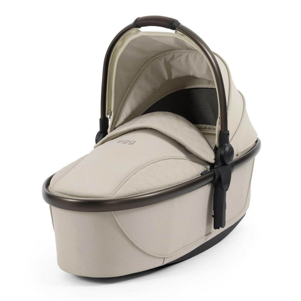 egg3 Cashmere - Luxury Bundle with FREE Additional Isofix Base